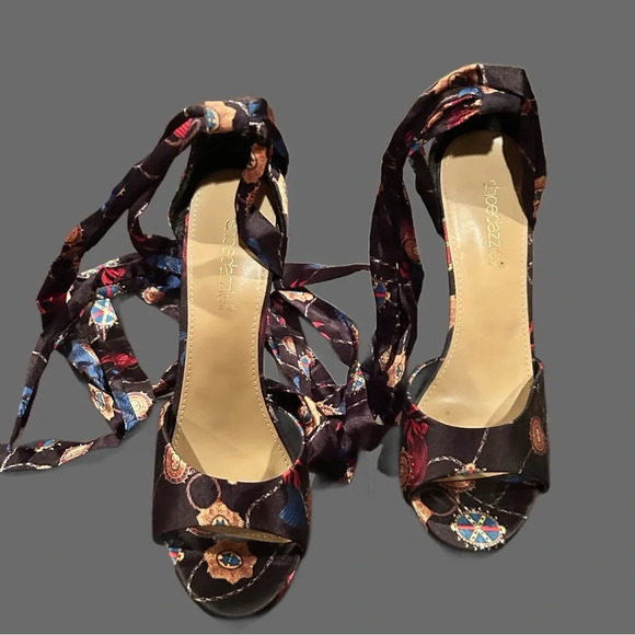 High Heel Wrap Around Sandals Size 9 - Picture 3 of 8